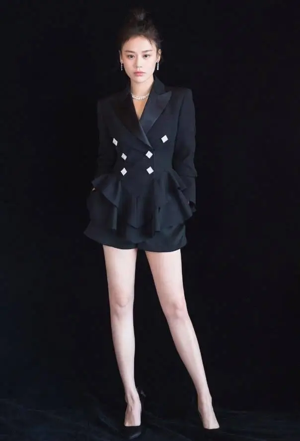 娇小脸显高女明星_娱乐圈娇小女明星_长脸型身高高错觉