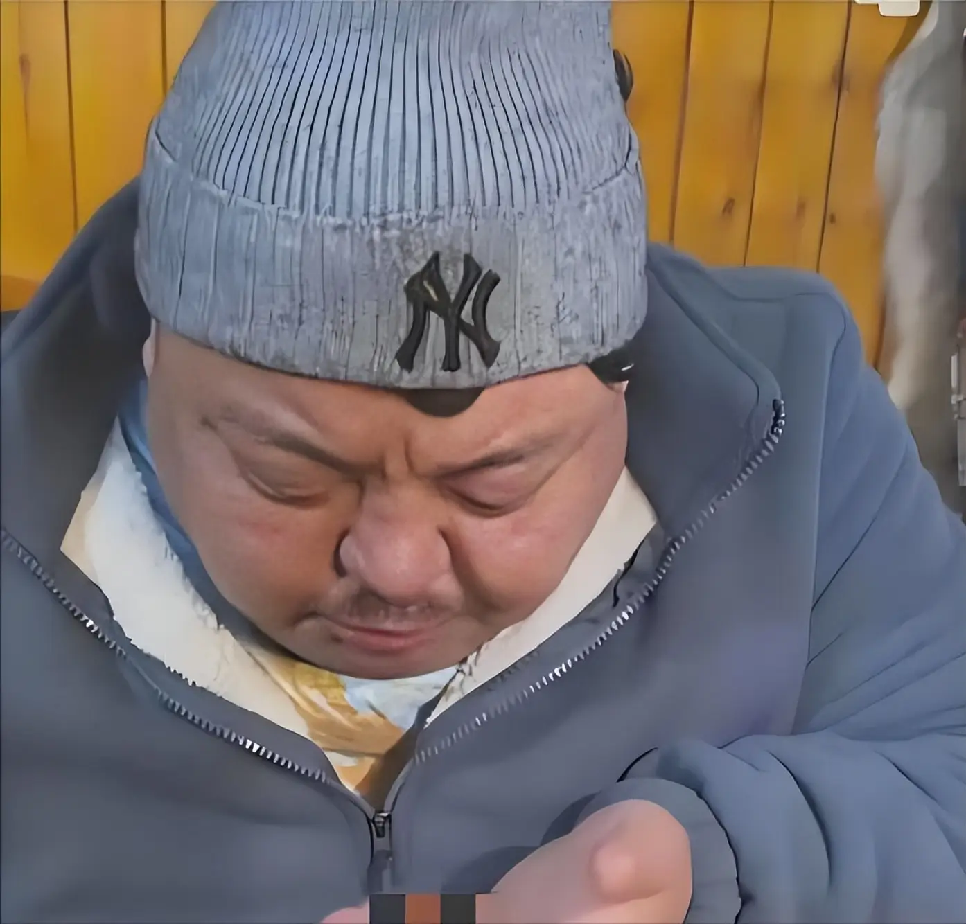 吃播健康风险_网红黑暗料理下架,_吃播网红猝死案例